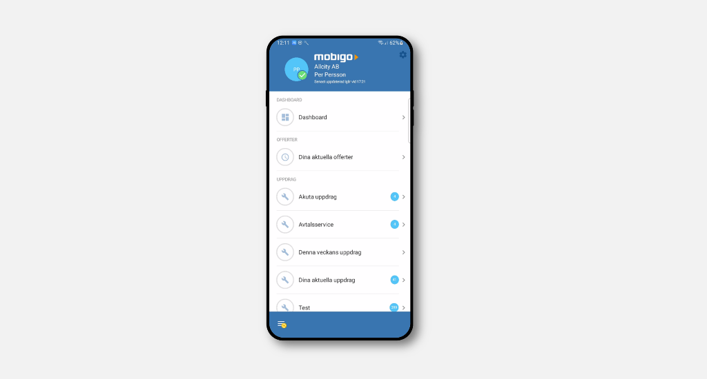 Mobigo-appens startsida på en mobiltelefon, med dashboard, offerter och en lista med uppdrag.
